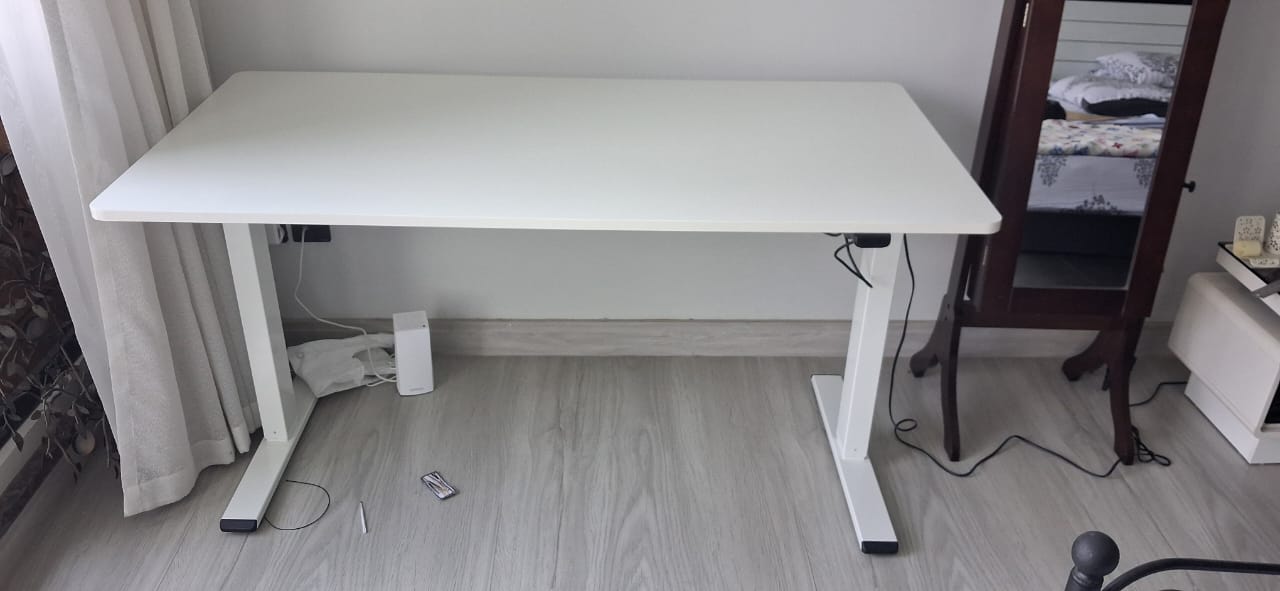140x70cm Electric Height Adjustable Desk – Ergonomic Sit-Stand