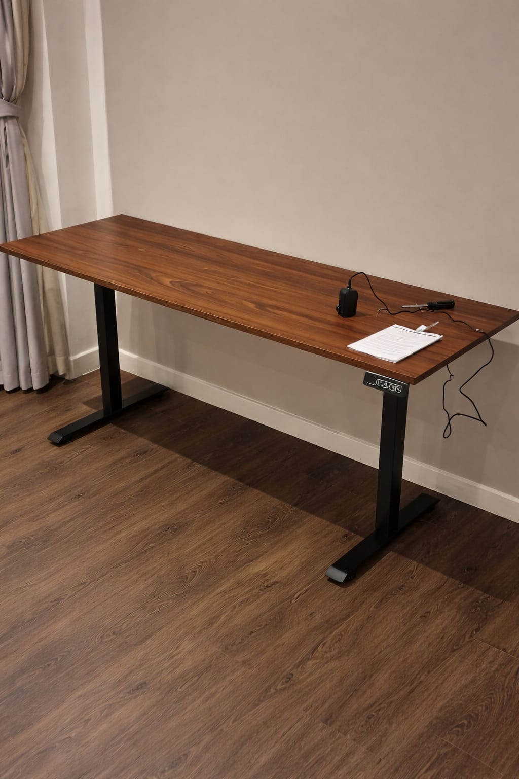 160x50cm- Electric Height Adjustable Desk – Ergonomic Sit-Stand(One Piece Tabletop)